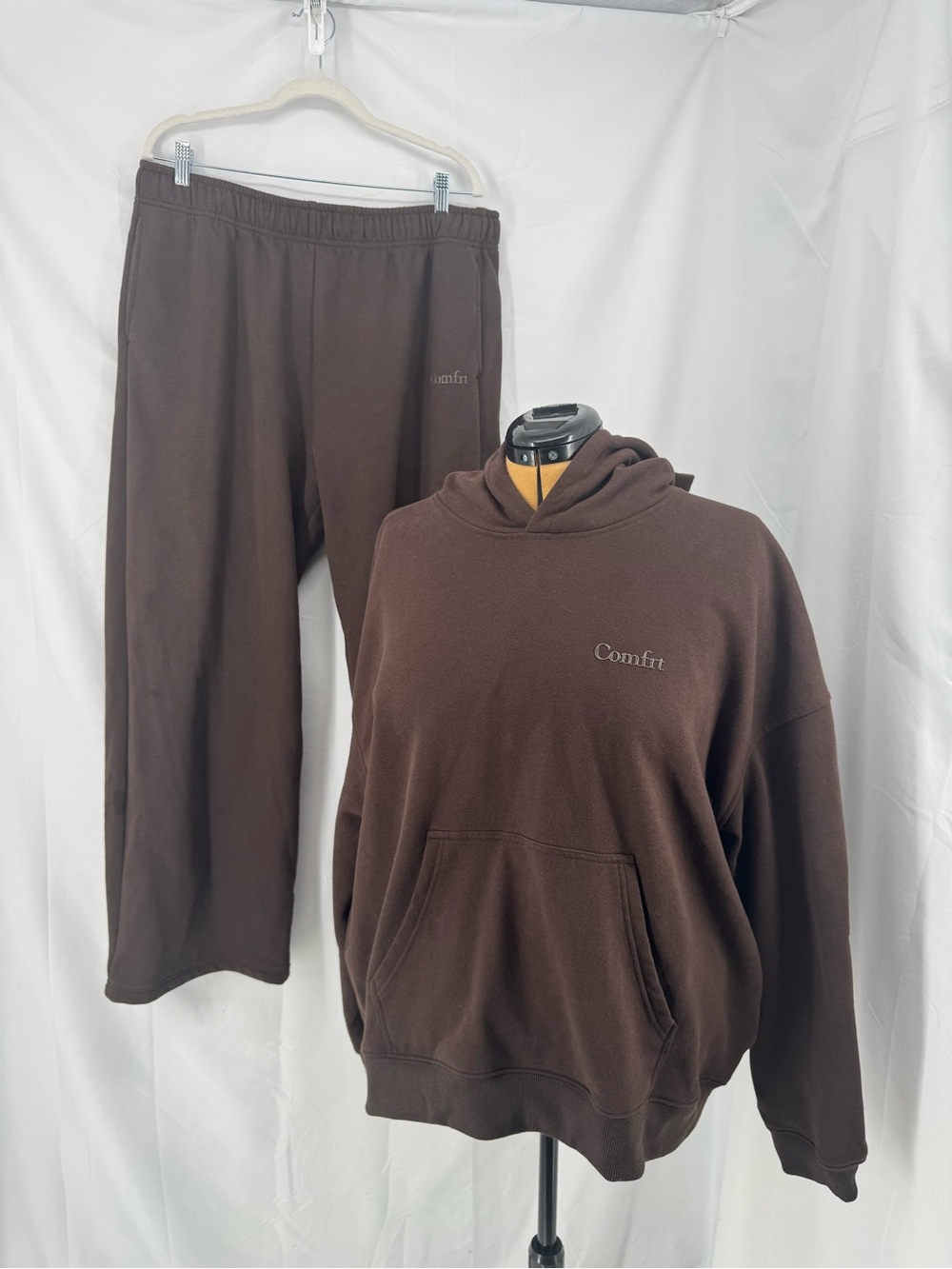 Comfrt Halo Lightweight Crop Hoodie and Straight Leg Sweatpants 0363&0364